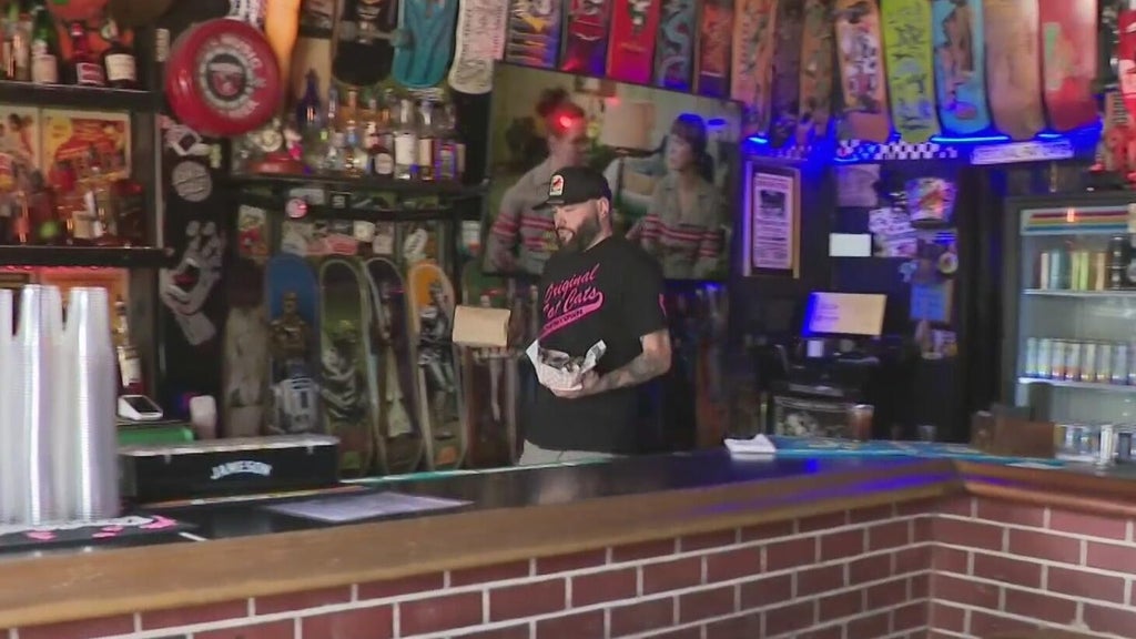Fort Lauderdale proposes earlier closing times for downtown bars, facing pushback from business owners — CBS Miami, Dubai Dining news